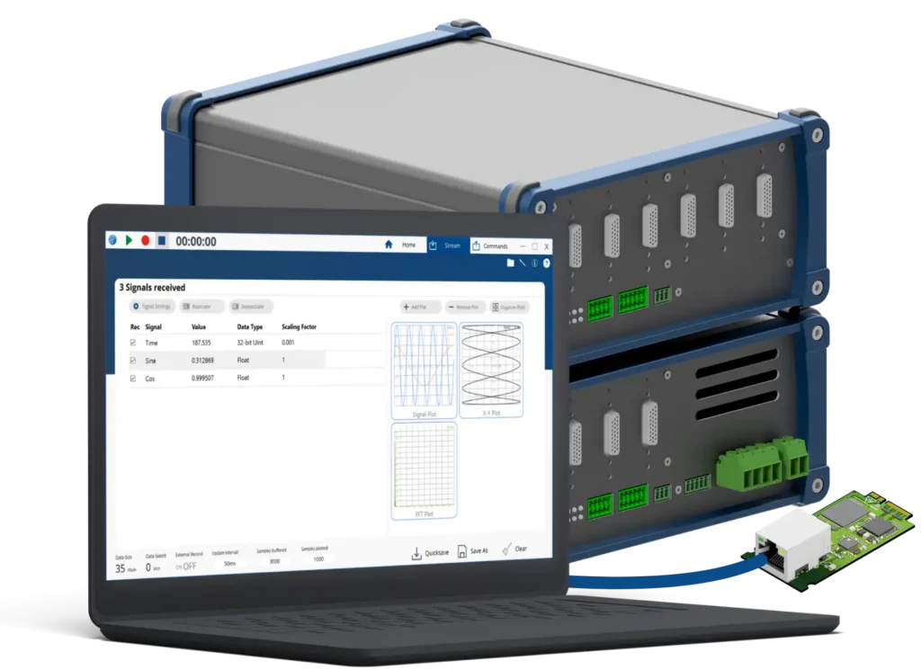 Ein Laptop auf dem es:scope Software läuft steht neben einem es:mod Datenakquisegerät und einem Embedded System.